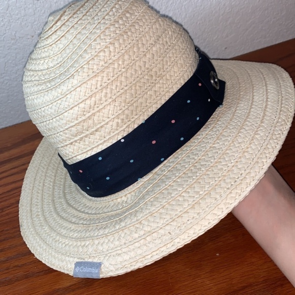 Columbia Hat - Picture 1 of 7